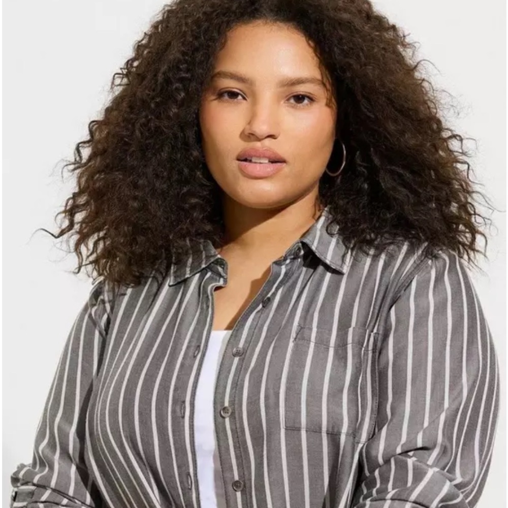 Lizzie Chambray Button Up Long Sleeve Shirt - Picture 3 of 7